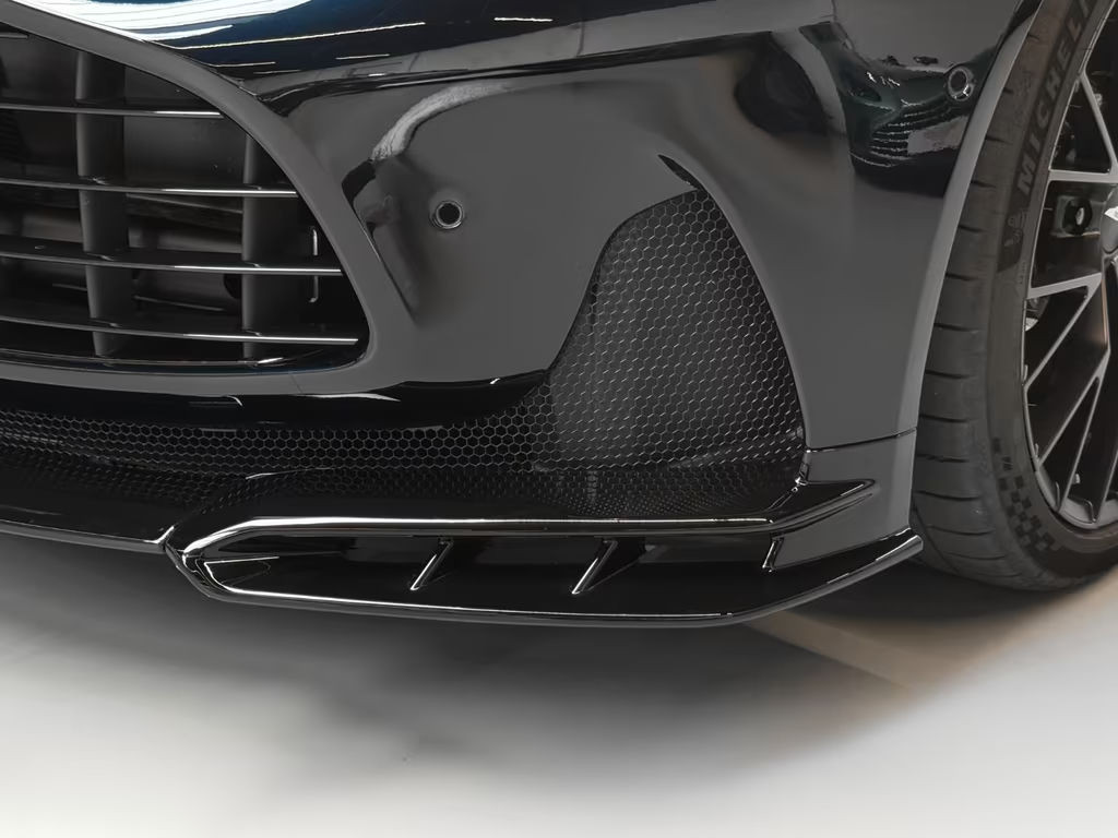 Aston Martin DB12
