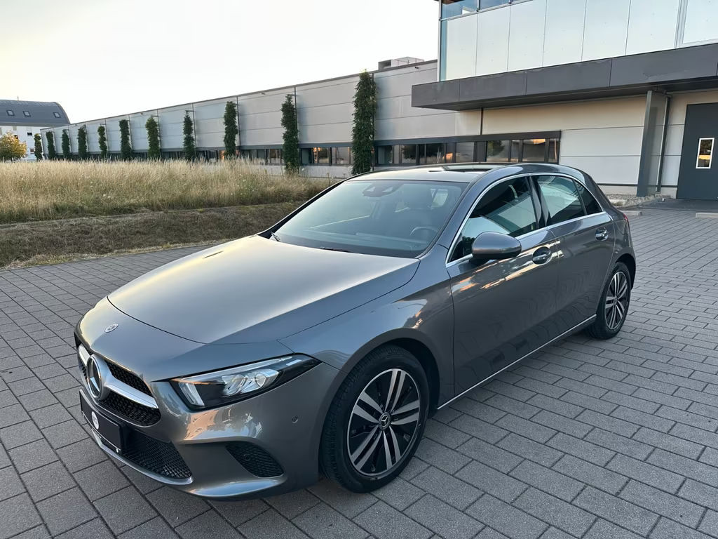 Mercedes-Benz A-Klasse A 200 Pano/LED/Teilleder/Allwetter/MBUX/Sitzhzg.