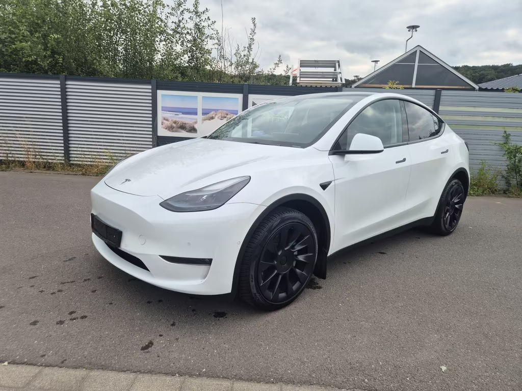 Tesla Model Y Long Range Dual Motor AWD
