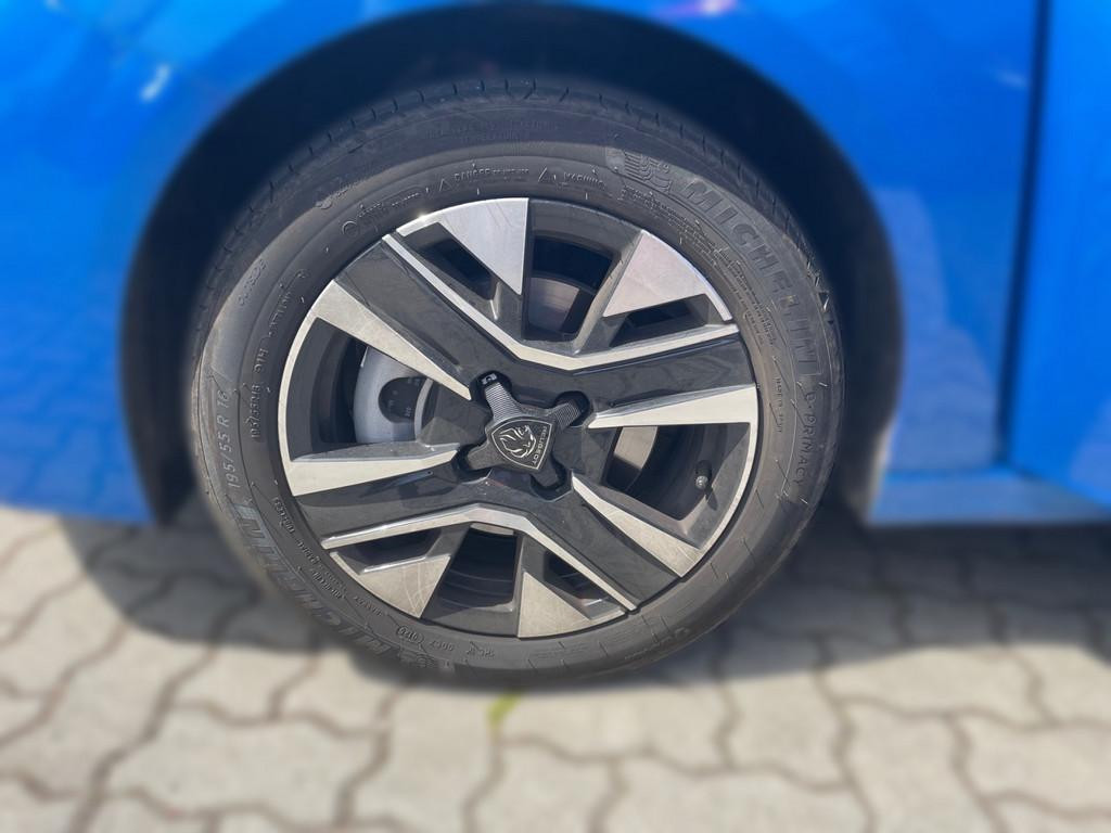 Peugeot e-208