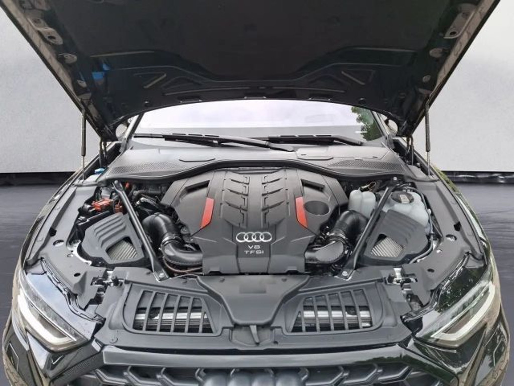 Audi S8