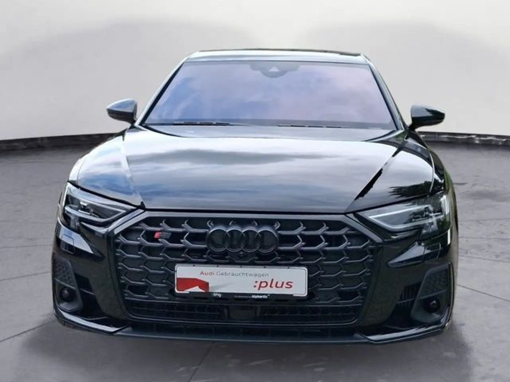 Audi S8