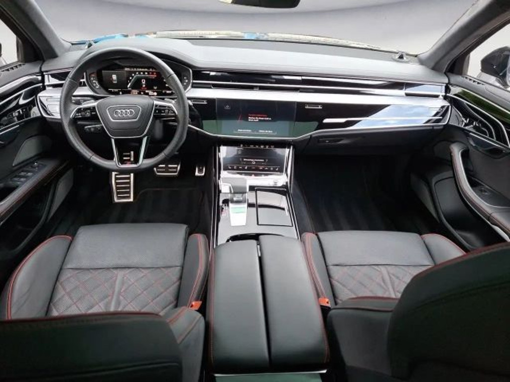 Audi S8