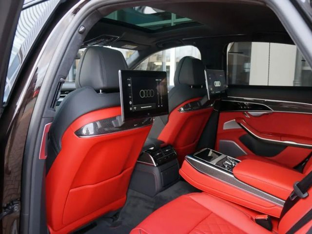 Audi S8
