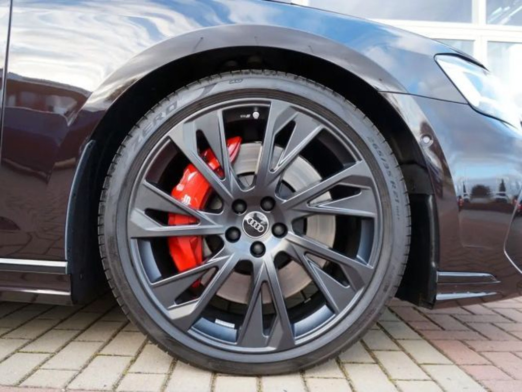 Audi S8