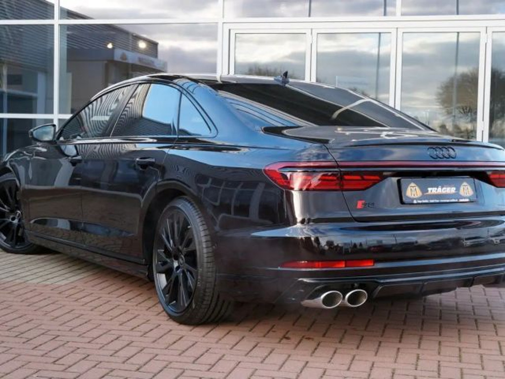 Audi S8