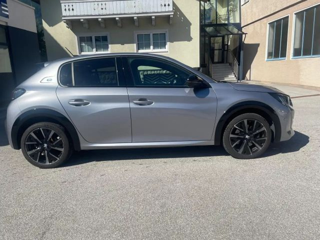 Peugeot e-208