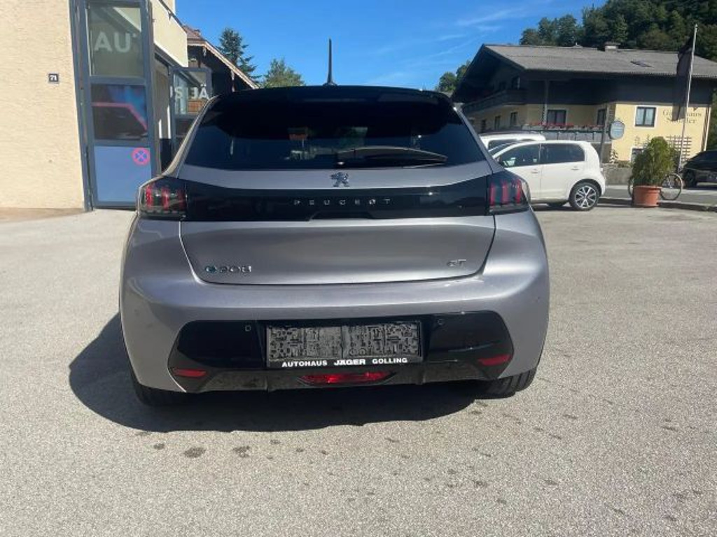 Peugeot e-208