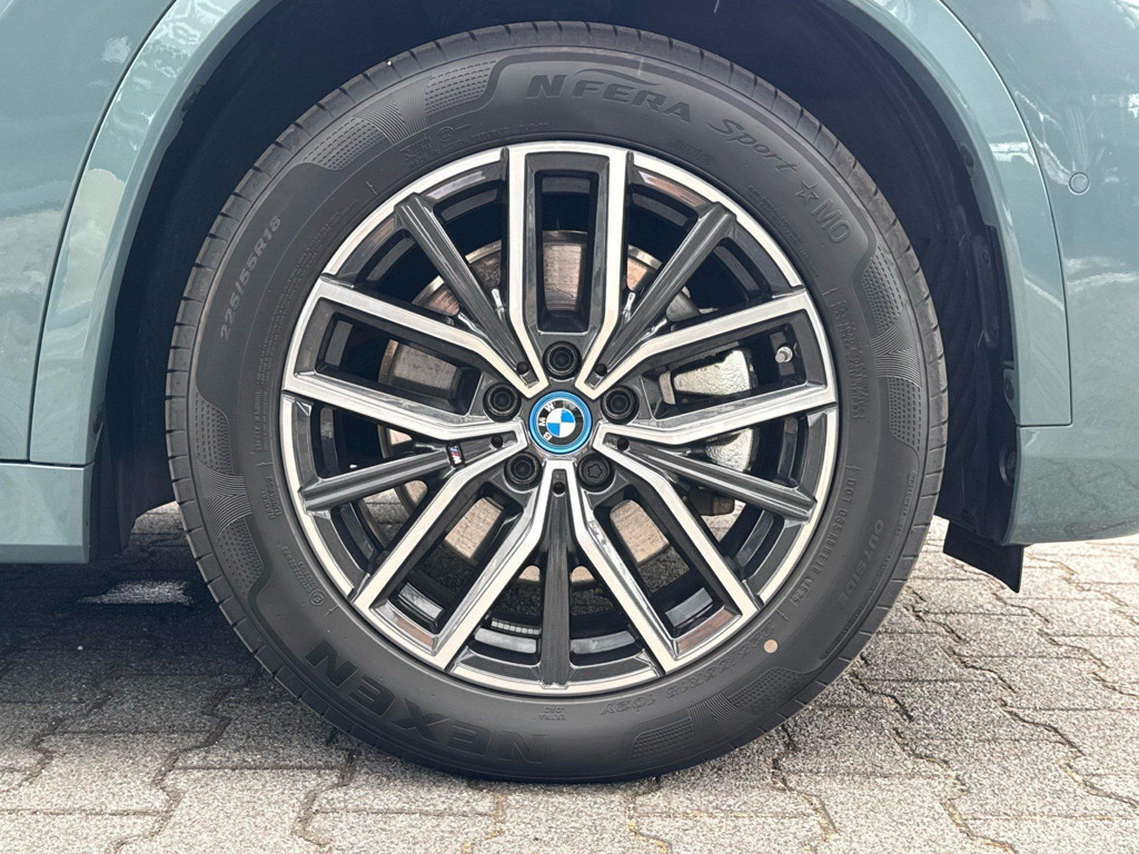 BMW iX1