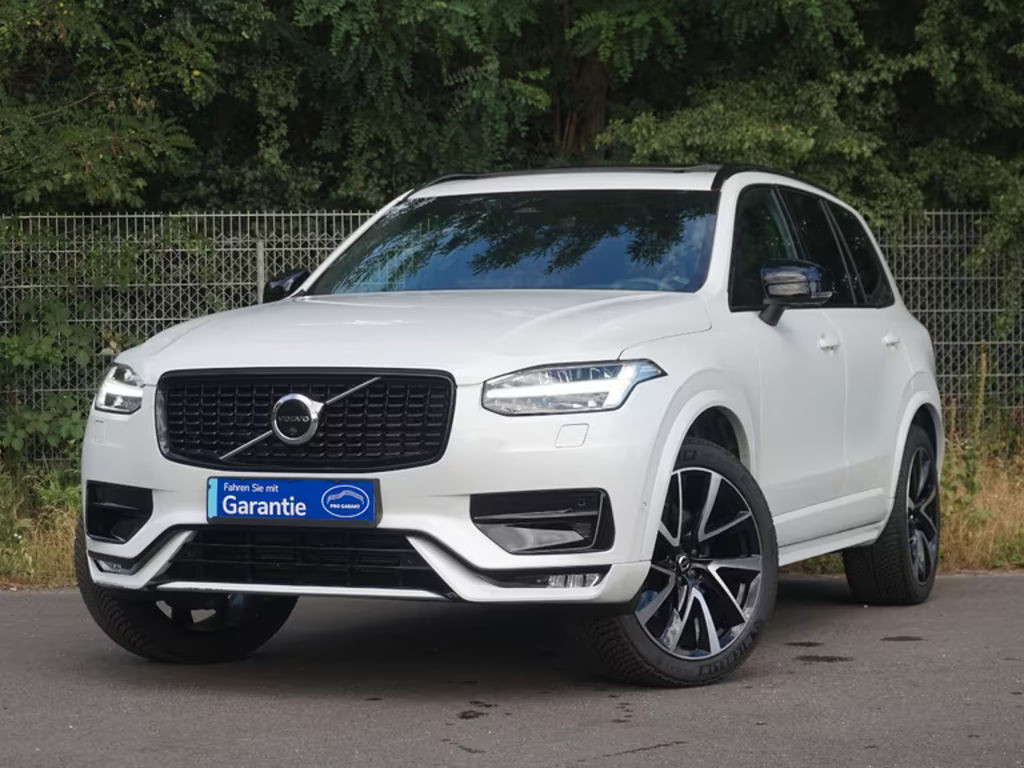 Volvo XC90 Plus Dark