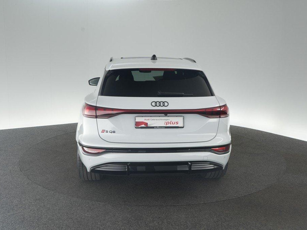 Audi SQ6 e-tron