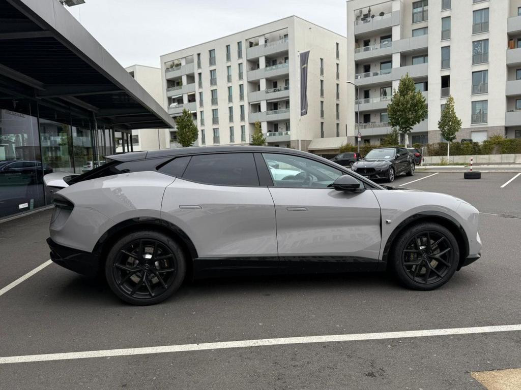 Lotus Eletre