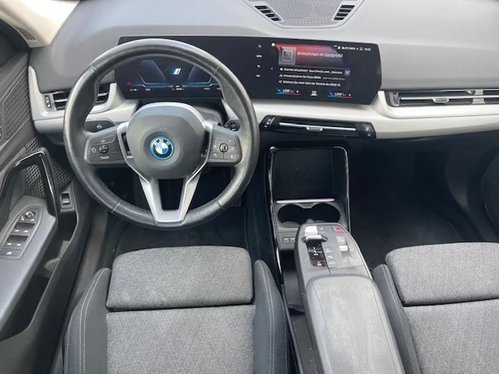 BMW iX1