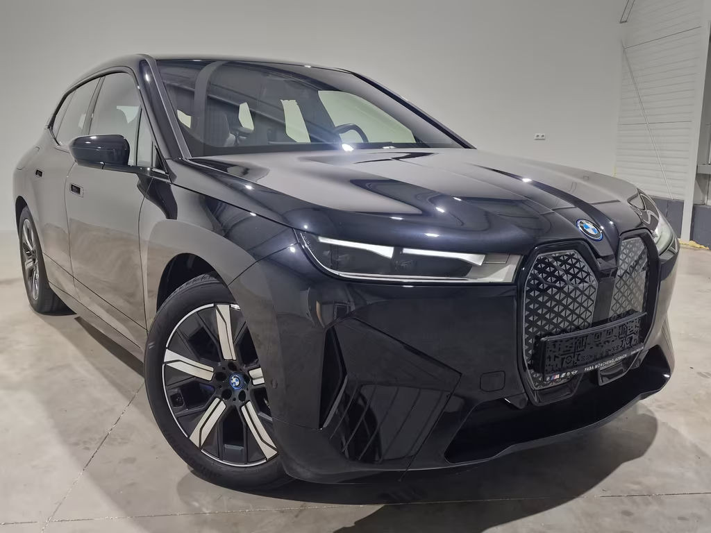 BMW iX
