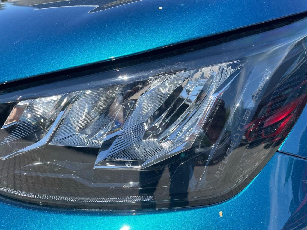 Peugeot e-2008