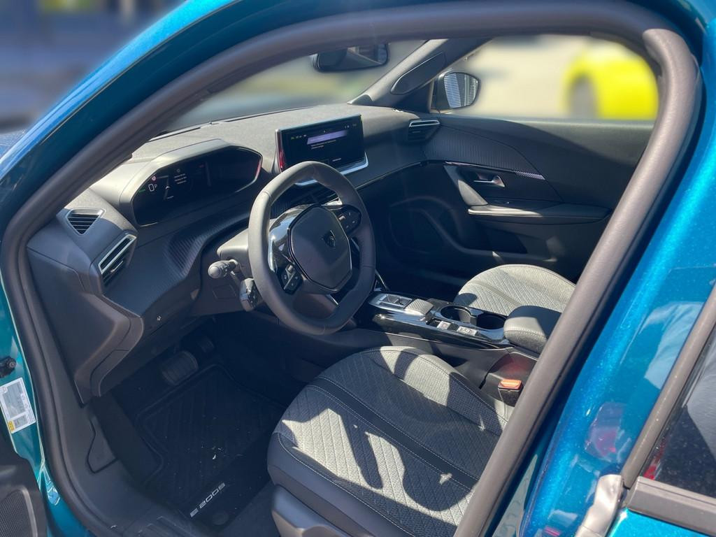 Peugeot e-2008