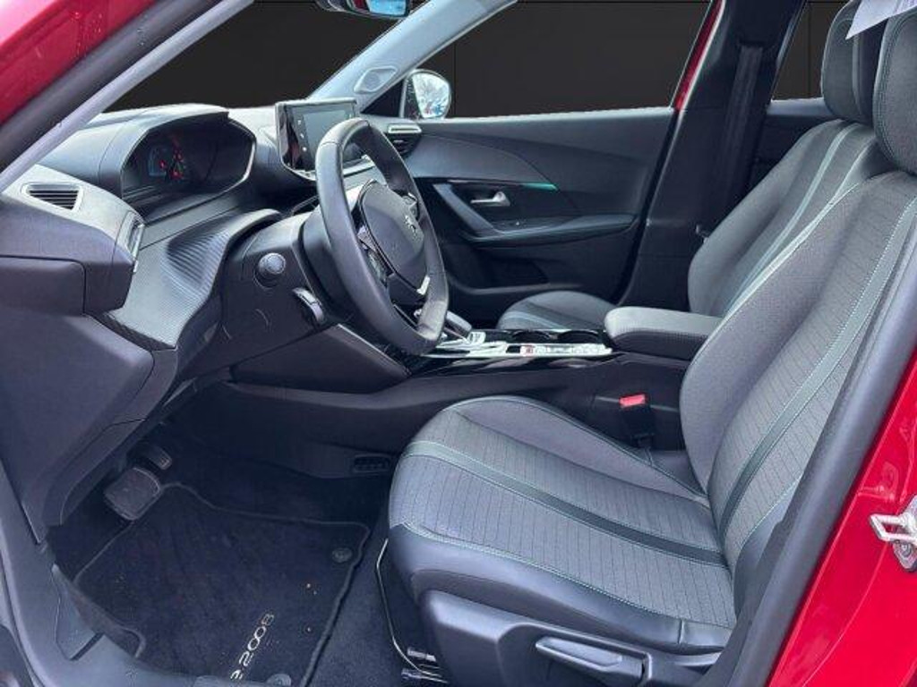 Peugeot e-2008