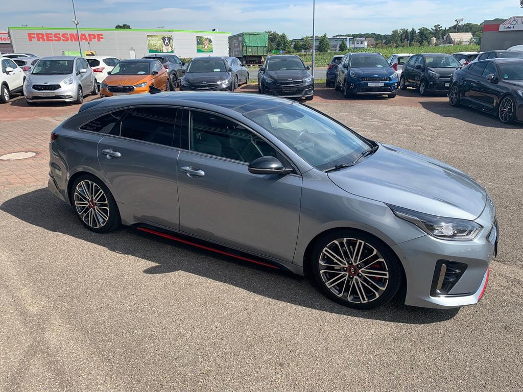 Kia ProCeed