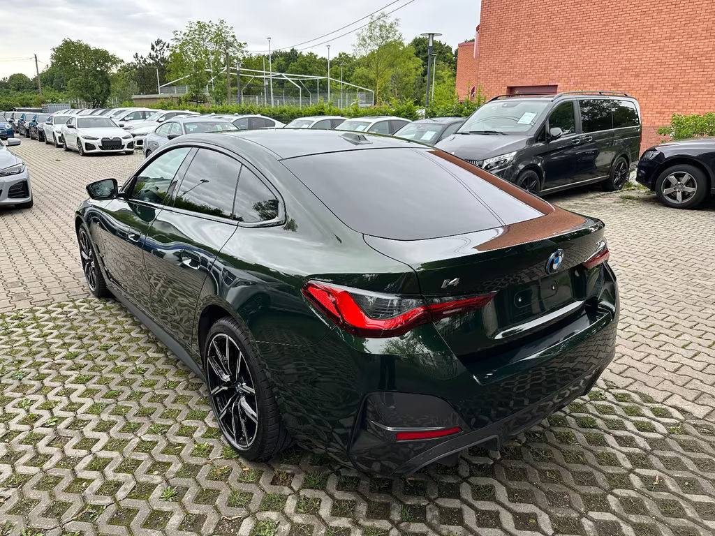 BMW i4