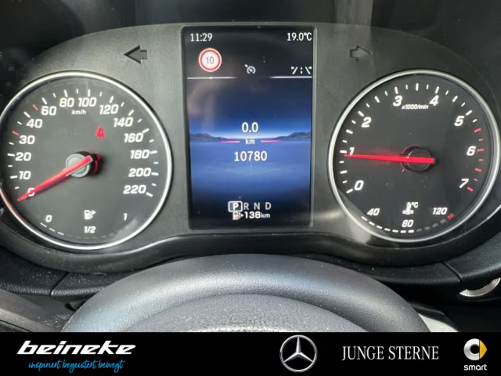 Mercedes-Benz T 180