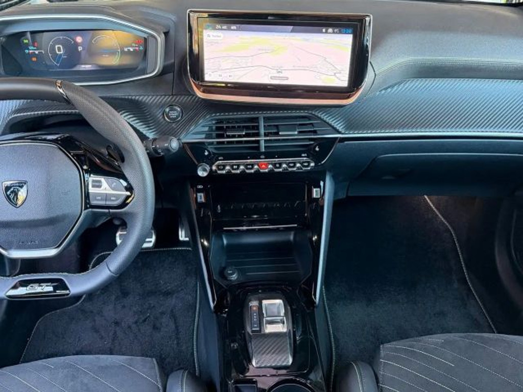 Peugeot e-208