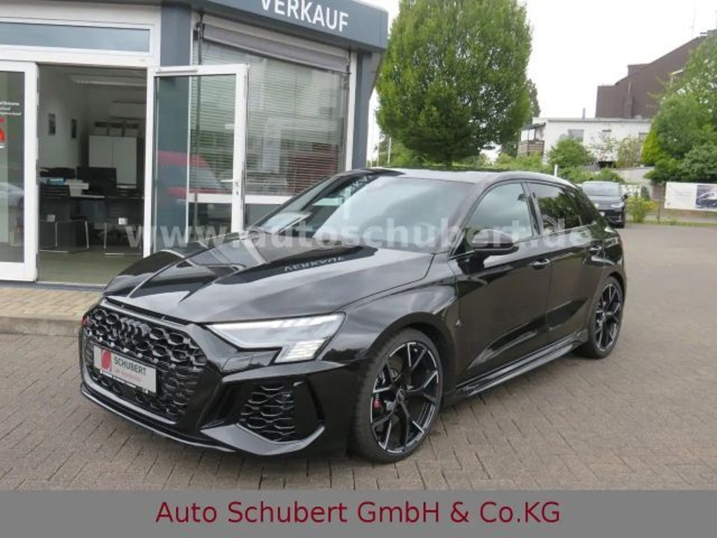 Audi RS3 Sportback Sedan Quattro S-Tronic