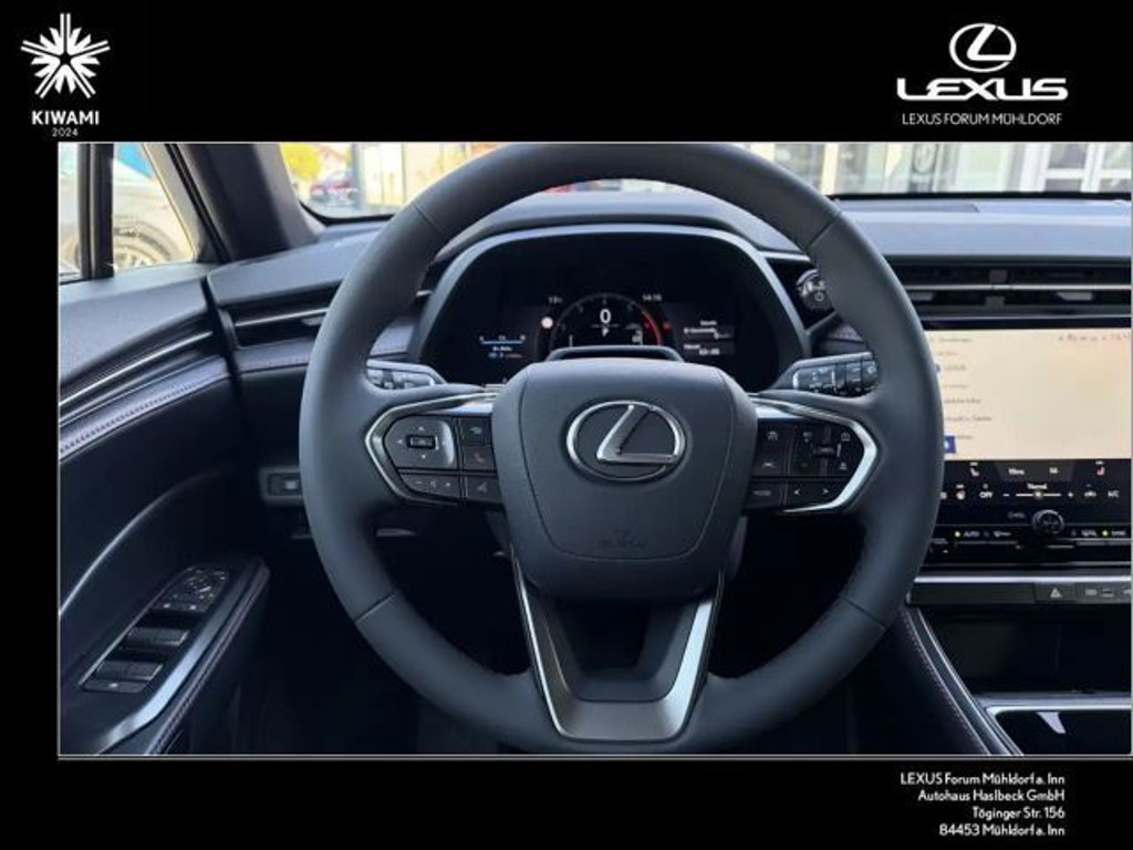 Lexus LBX