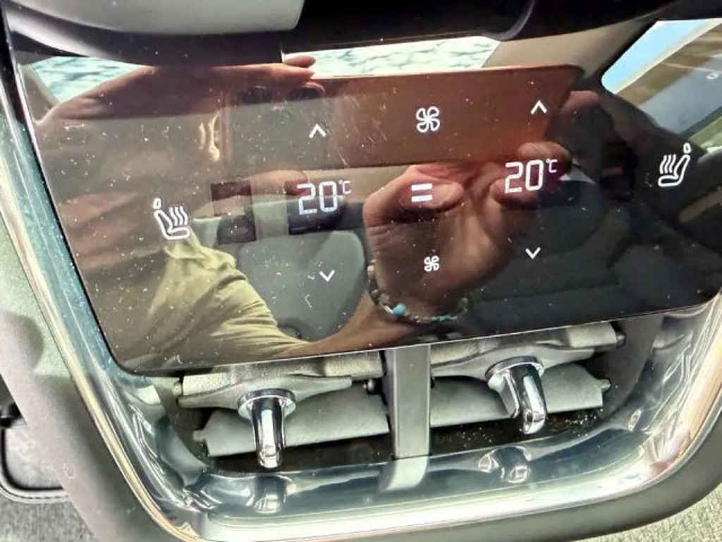 Volvo EX90