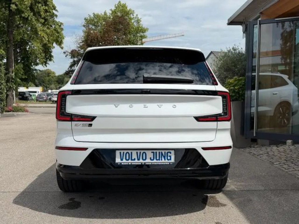 Volvo EX90
