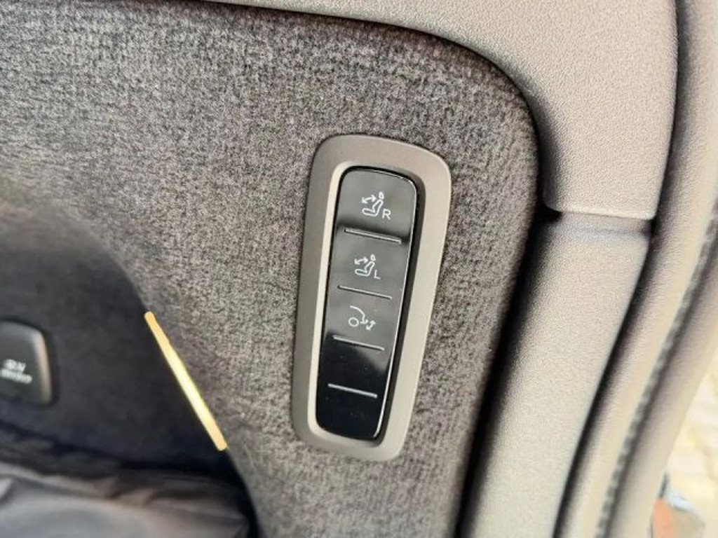Volvo EX90
