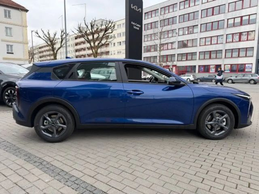 Kia K4