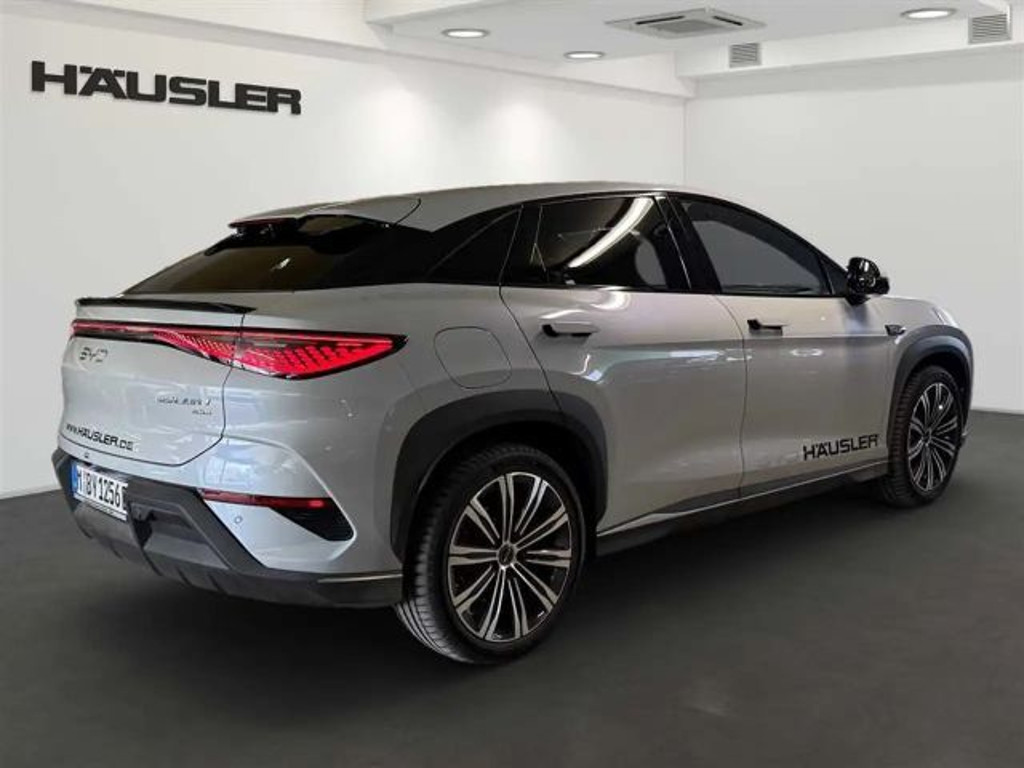 BYD Sealion 7