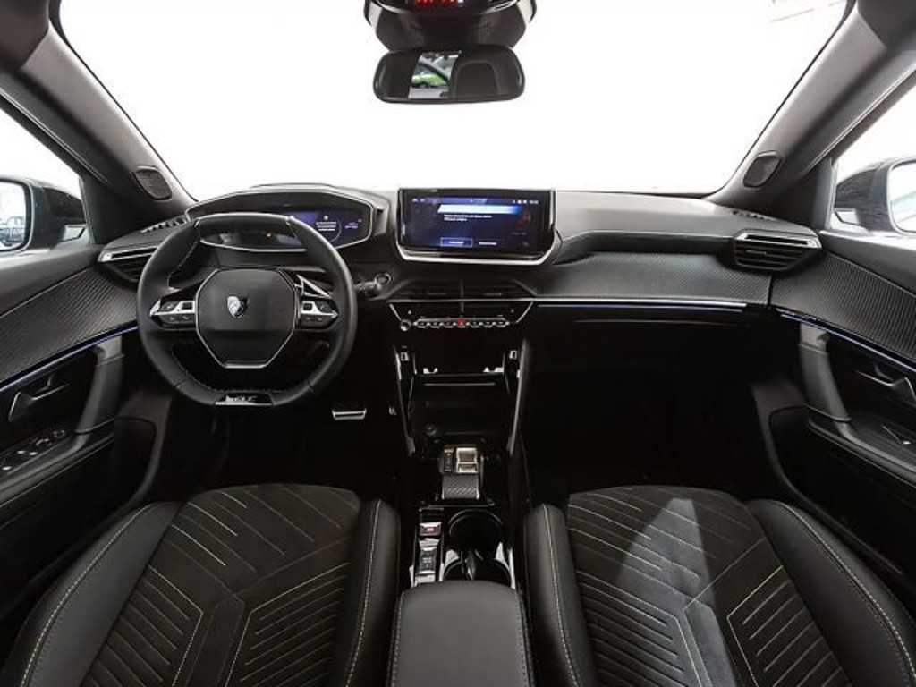 Peugeot e-2008