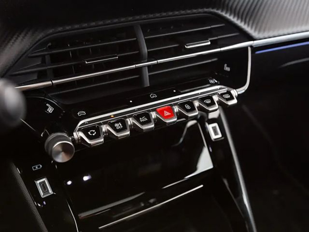 Peugeot e-2008