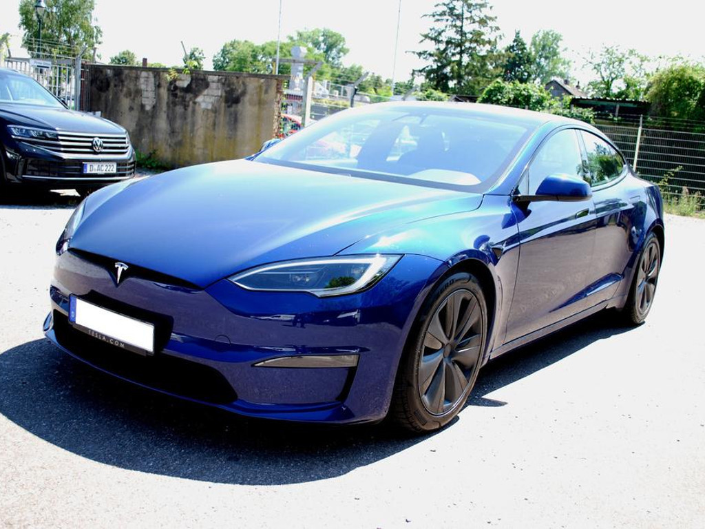 Tesla Model S Long Range