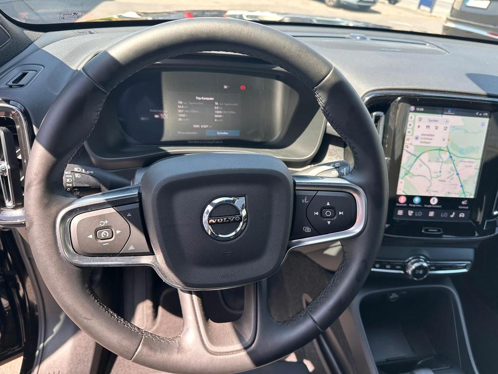 Volvo EX40