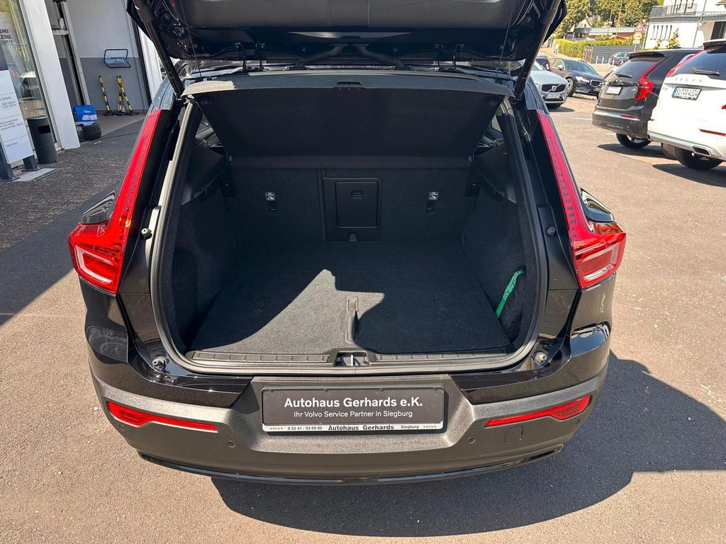 Volvo EX40