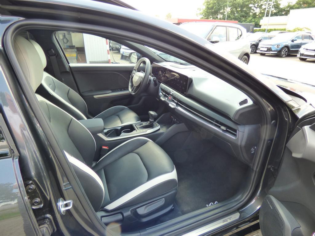 Kia K4
