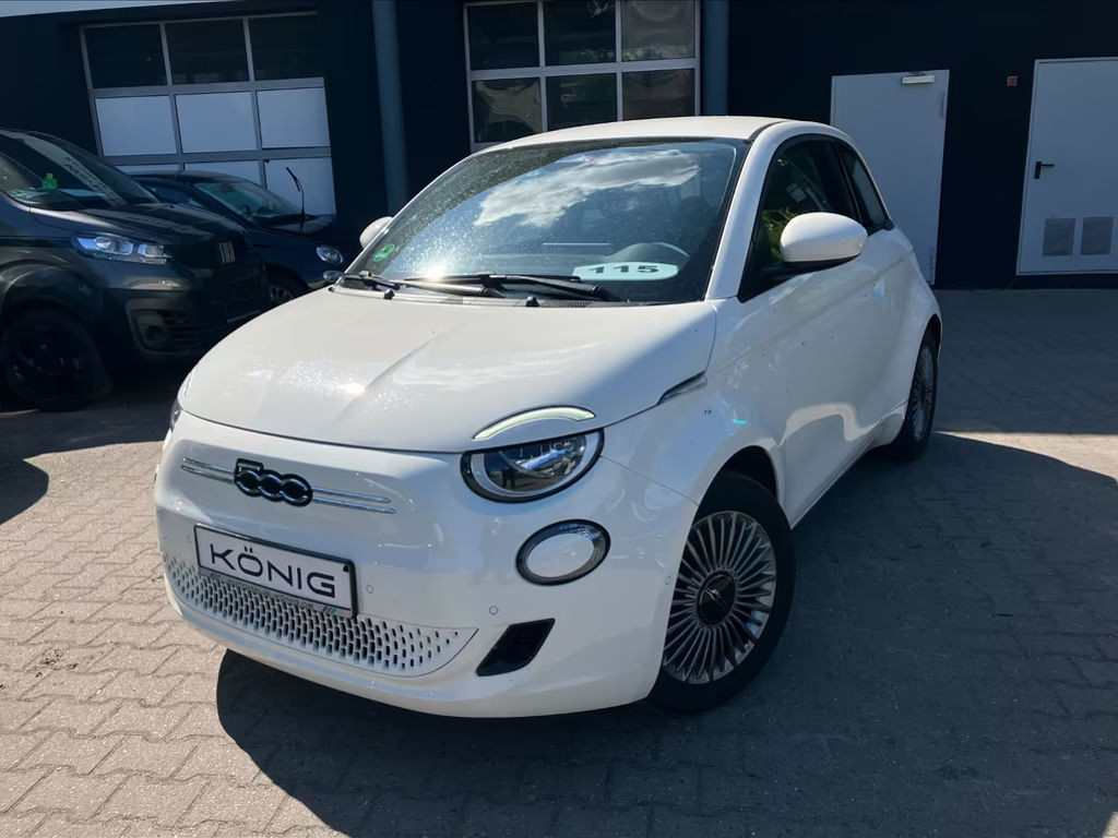 Fiat 500e 320km Reichweite Carplay Android