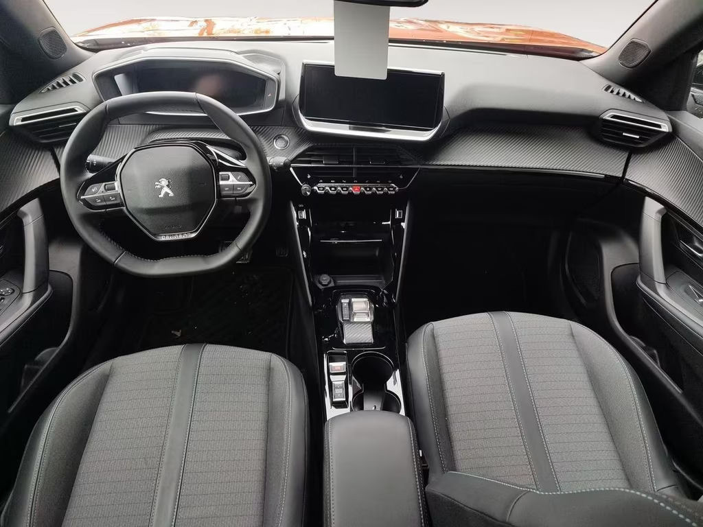 Peugeot e-2008