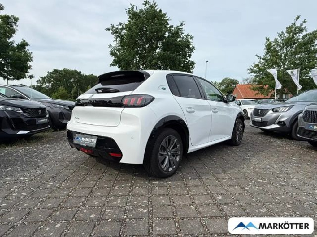 Peugeot e-208