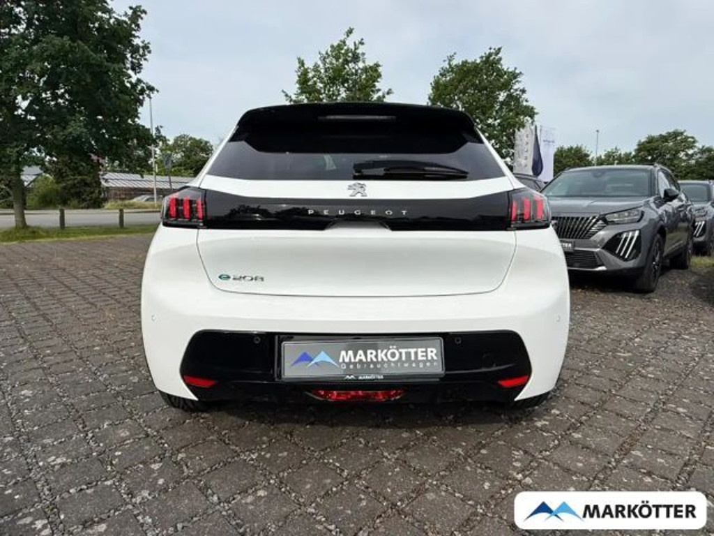 Peugeot e-208