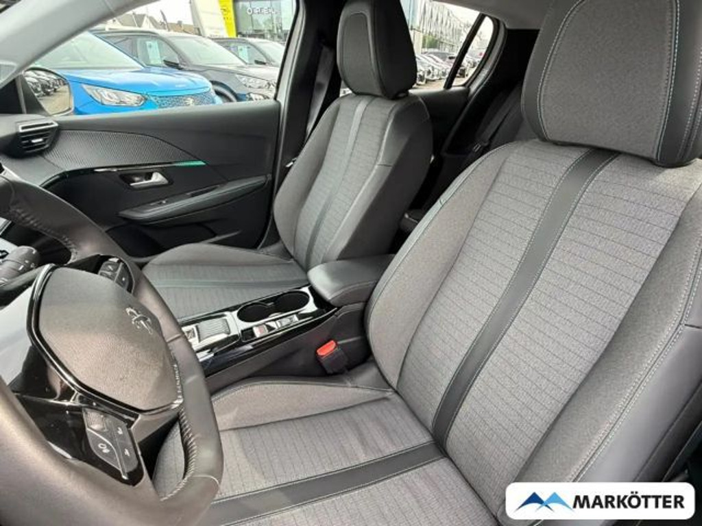 Peugeot e-208