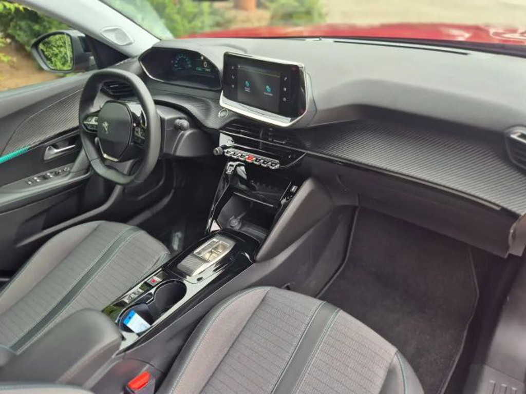 Peugeot e-2008
