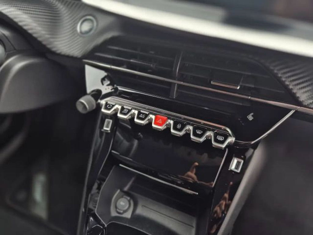 Peugeot e-2008