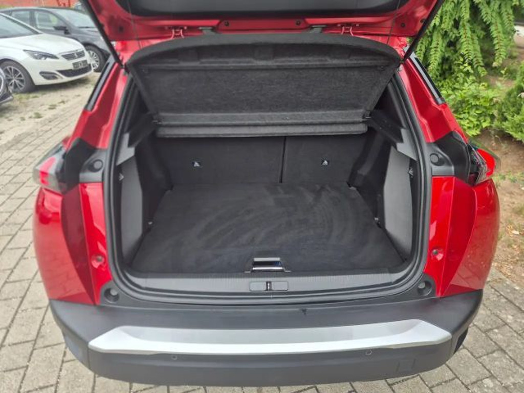 Peugeot e-2008