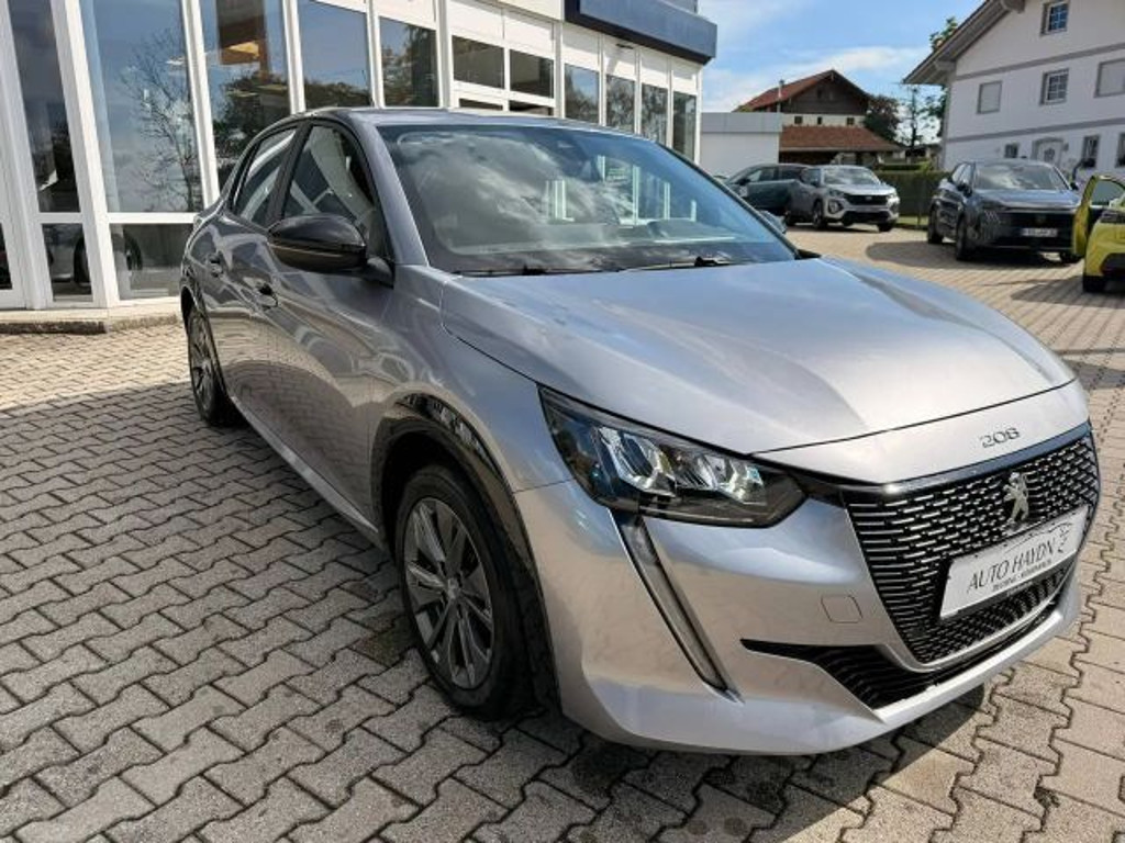 Peugeot e-208