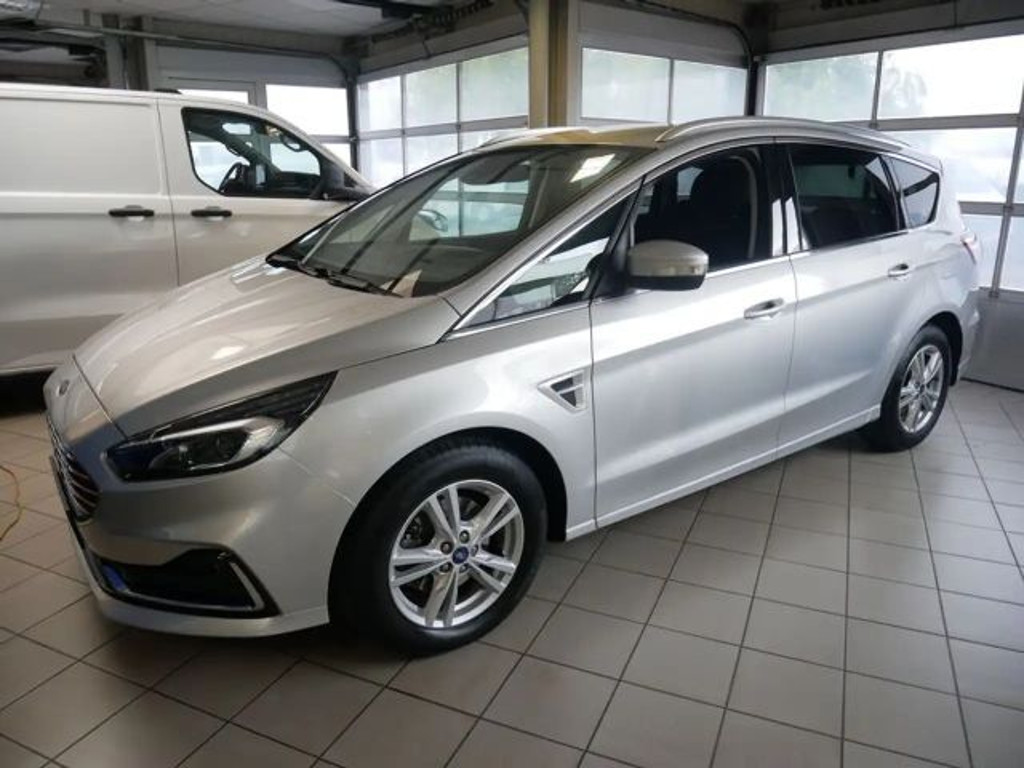 Ford S-Max Titanium