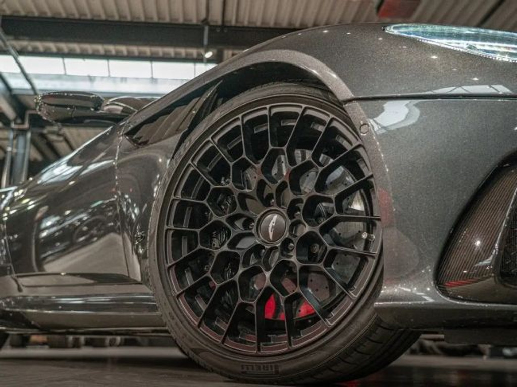 Aston Martin DBS