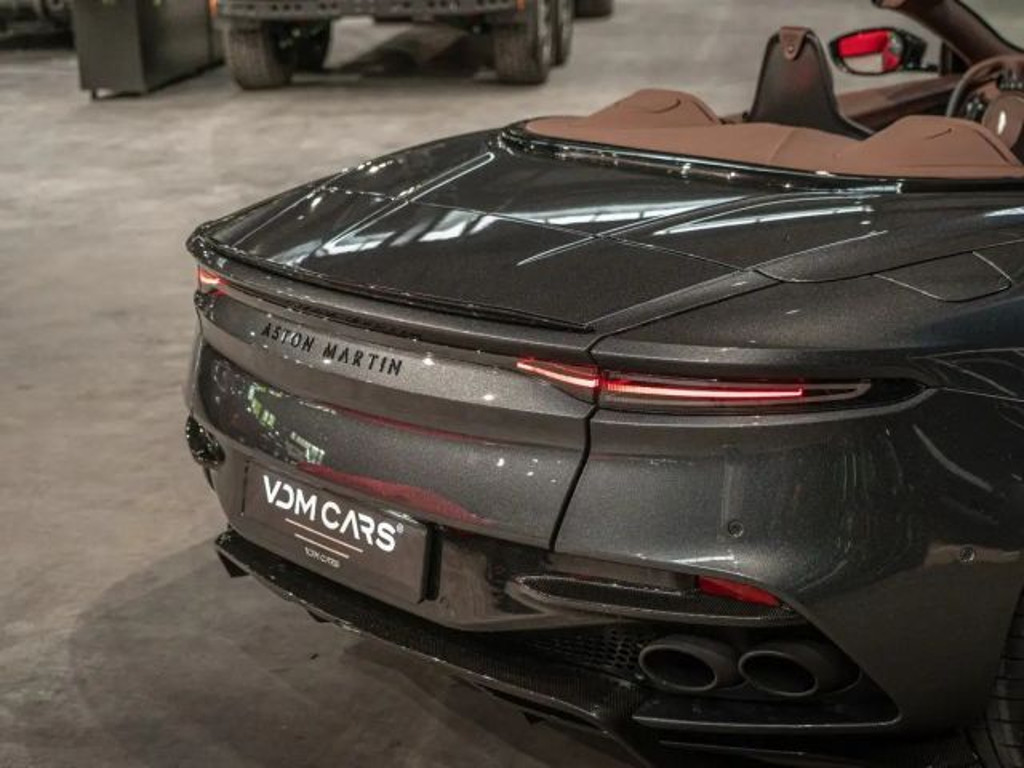 Aston Martin DBS